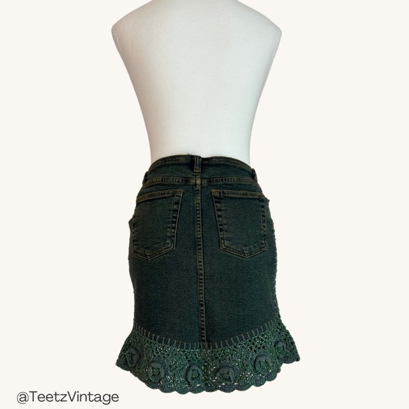 SOLD - Y2K BEADED CROCHET DENIM SKIRT - Picture 8 of 11